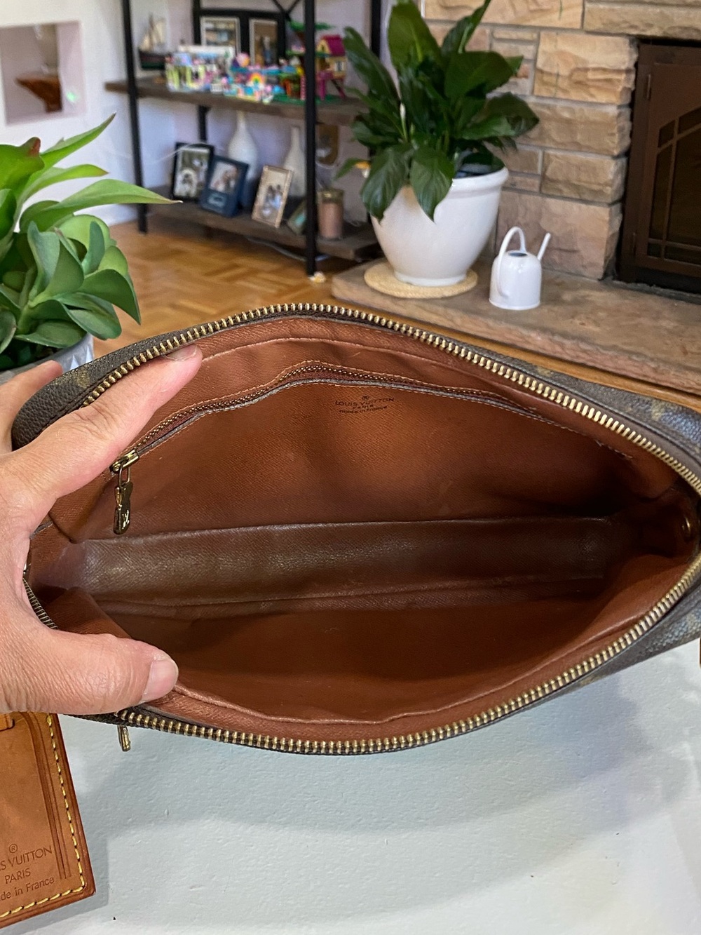❤️Louis Vuitton Brown Monogram Clutch - Picture 12 of 13